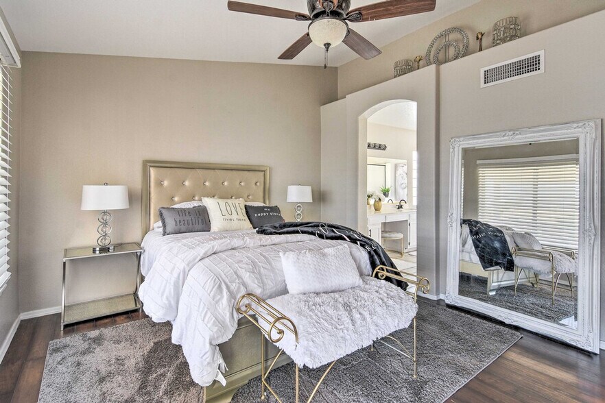 Building Photo - 2111 N Pebble Beach Dr