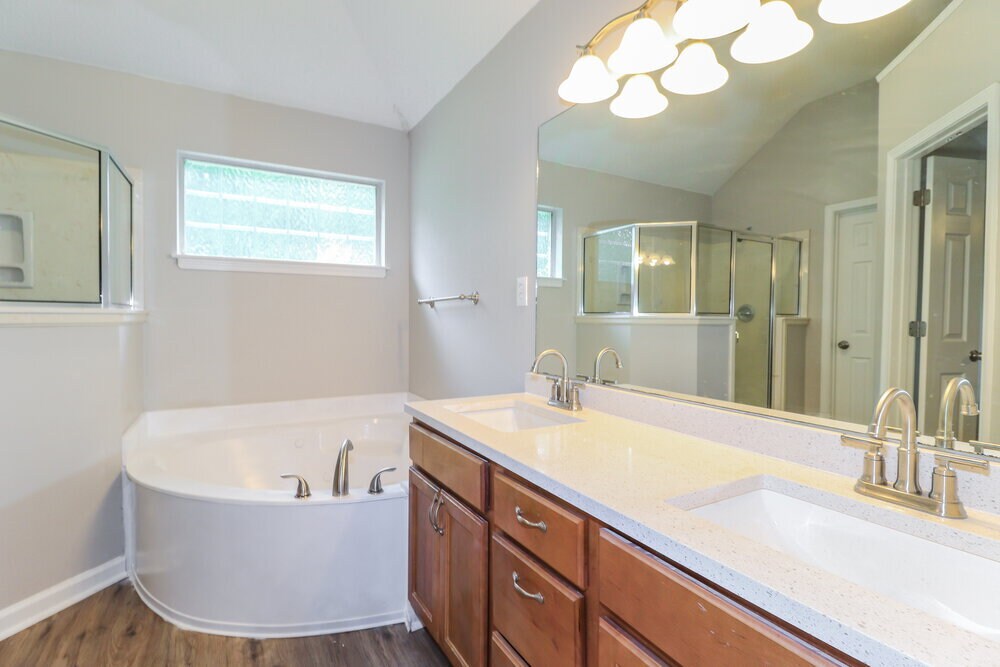 Building Photo - 9728 Tucker Creek Cove