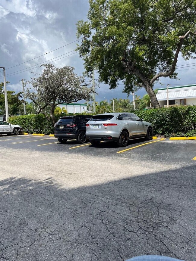 Building Photo - 13155 Ixora Ct