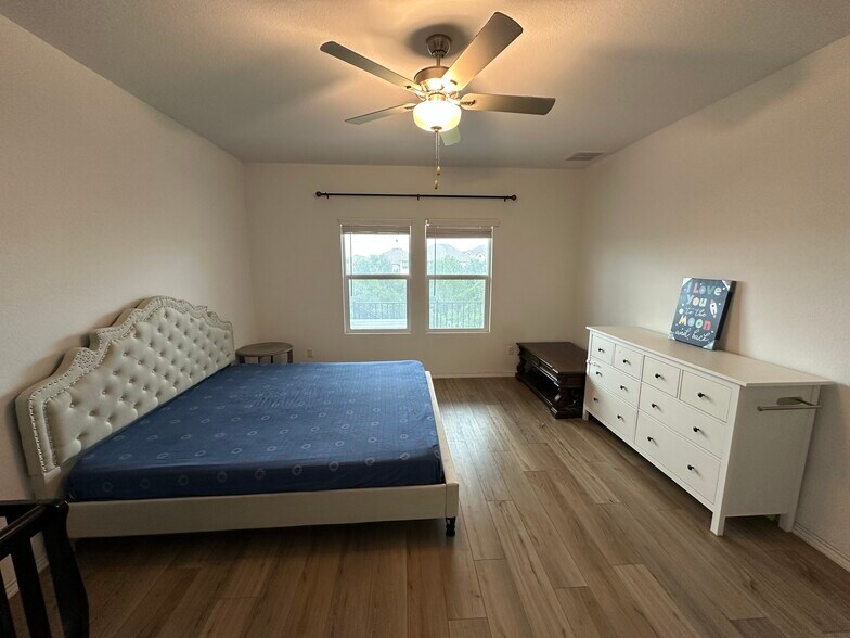 Master Bedroom - 1212 Mallow Rd