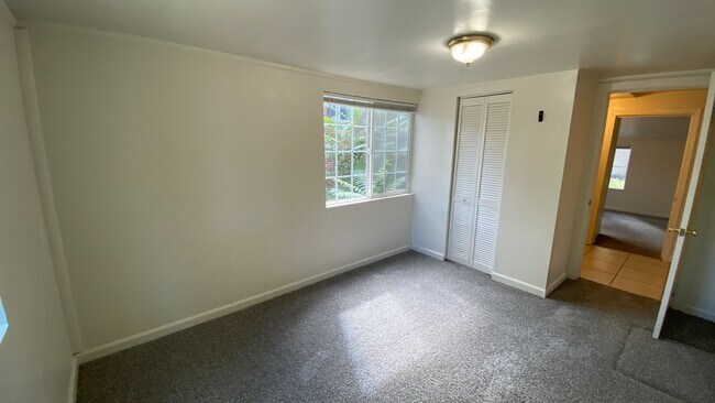 Building Photo - 4BD/1BA House with Fenced Yard – Walk to DU!
