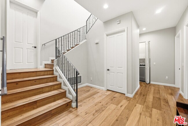 Building Photo - 28935 W Beach Ln