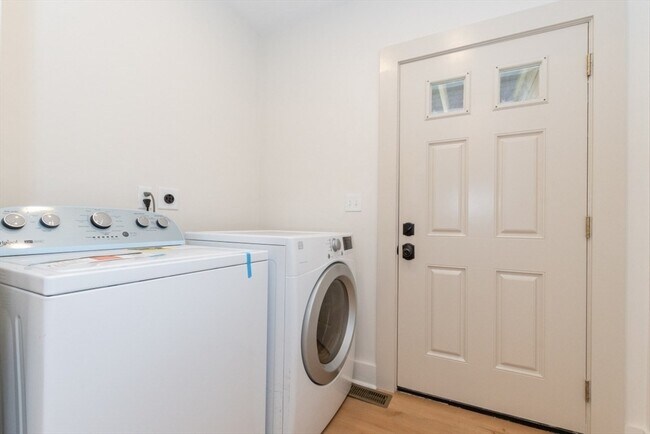 Building Photo - 55 Kiely Rd