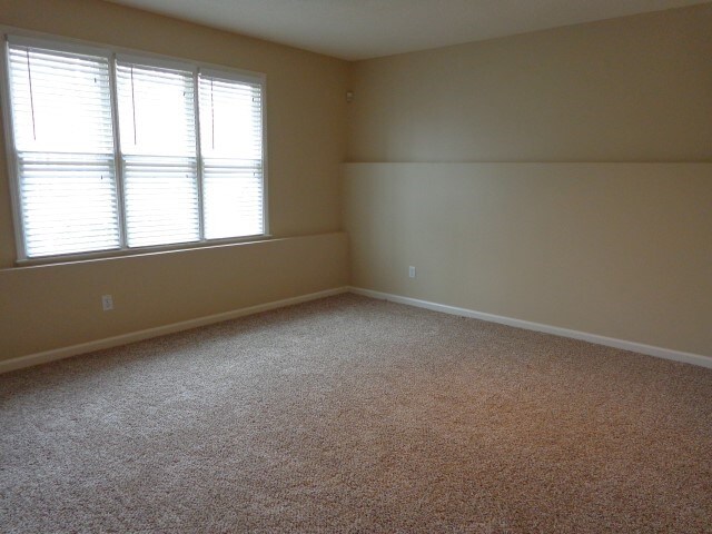 Building Photo - 1728 Victoria Way NW