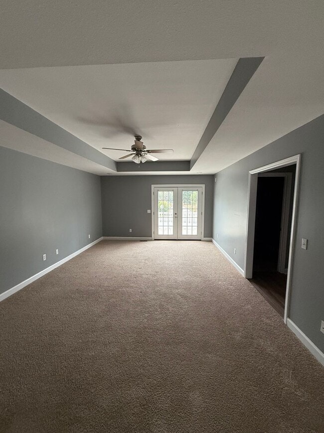 Building Photo - Available NOW -111 Peregrine Way-1/2 off the first month rent