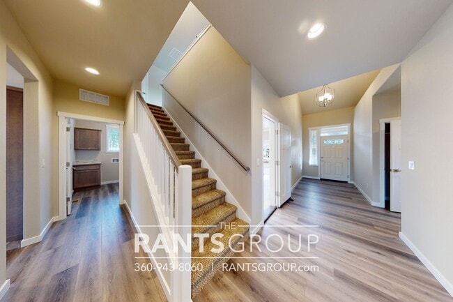 Building Photo - Steilacoom Ridge! Easy I5 Access!