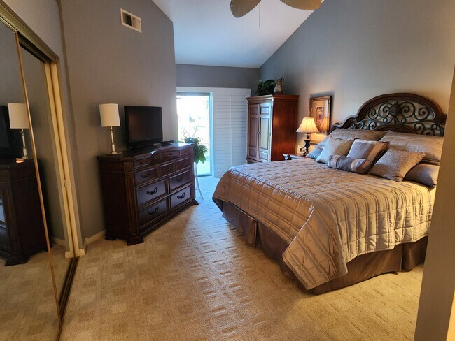 Building Photo - 41705 Palmetto Ln