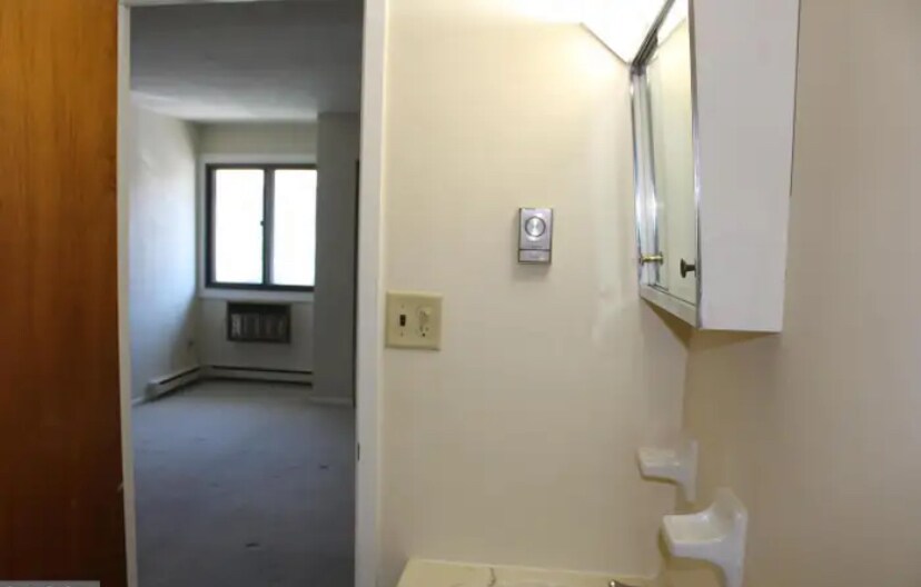 Building Photo - 500 Campbell Cir