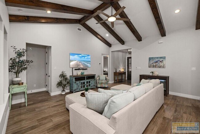 Building Photo - 124 Torrey Pines Dr