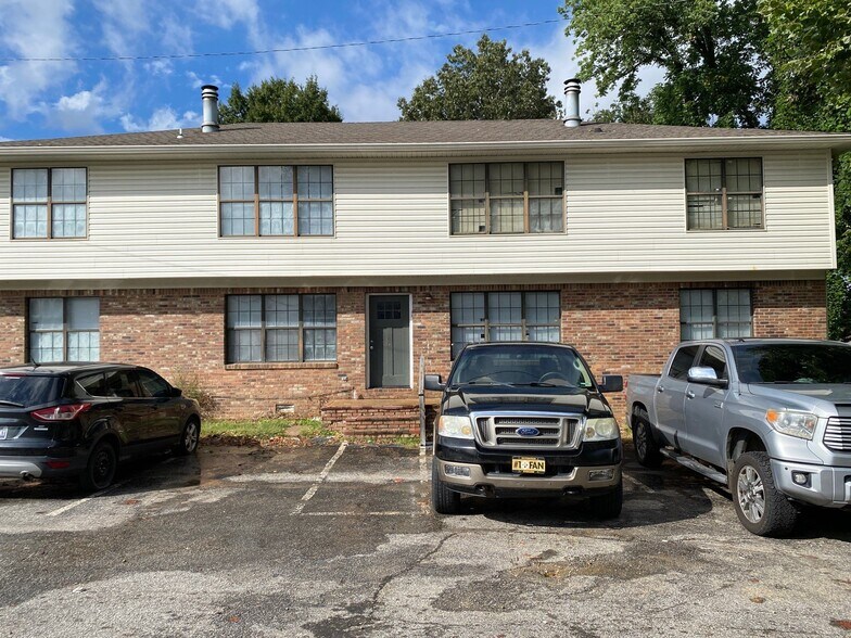 Primary Photo - 257 Tinker Hill Cv