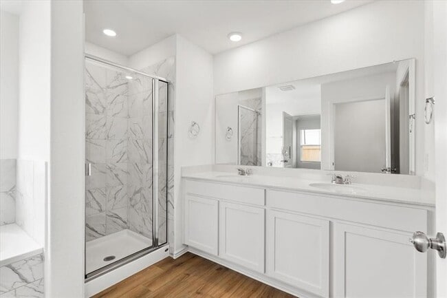 Building Photo - 487 Alamito Ave