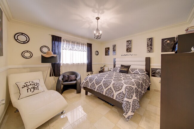 Building Photo - 16811 NW 83rd Ave