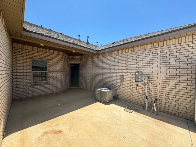 Building Photo - Available Now- Half Off First Months Rent!