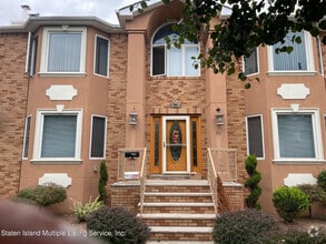Building Photo - 81 Seacrest Ave
