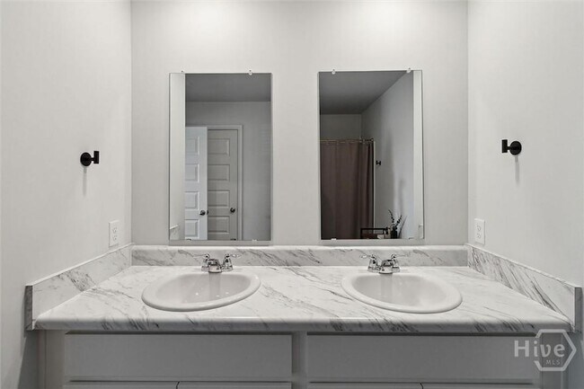 Building Photo - 448 Flat Rock Trace
