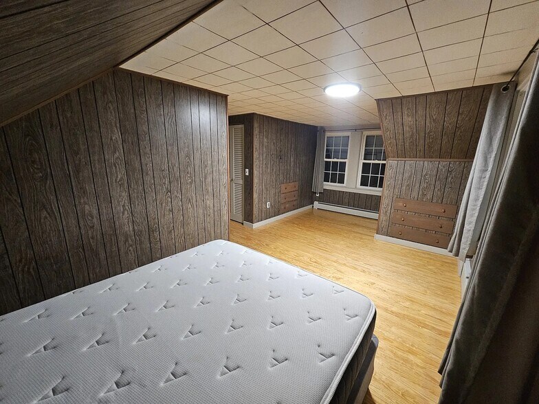 Building Photo - 517 Salmon Falls Rd