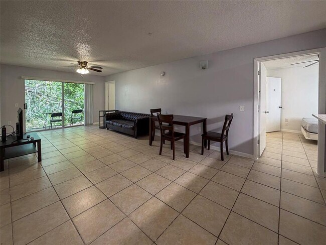 Building Photo - 3921 SW 34th St