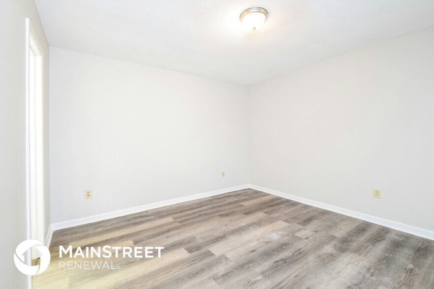 Building Photo - 5825 Lynnfield Cove