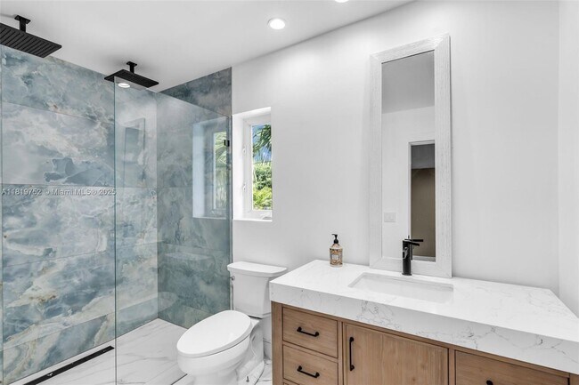 Building Photo - 1540 SE 23rd Ave