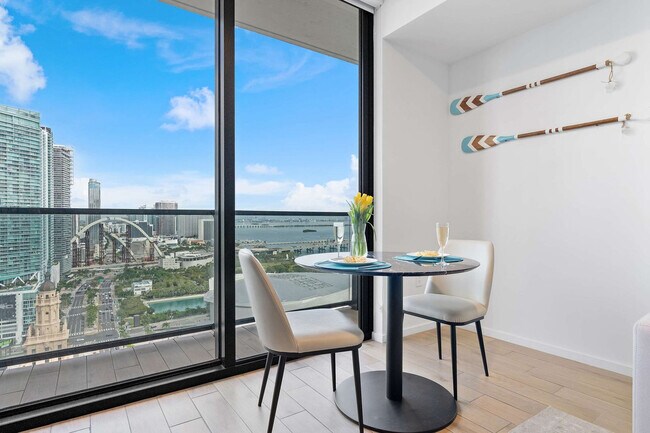 Building Photo - 398 NE 5th St