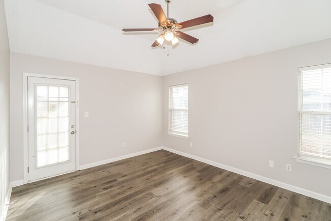 Building Photo - 5871 Carrel Cove