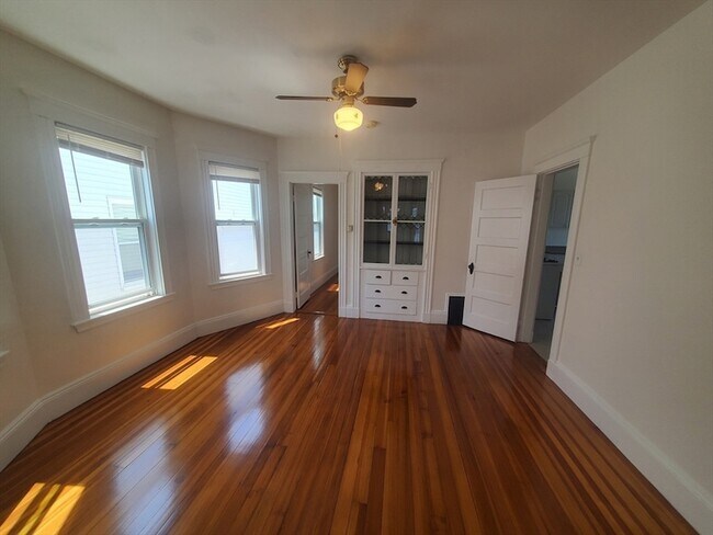 Primary Photo - 26 Buttonwood St