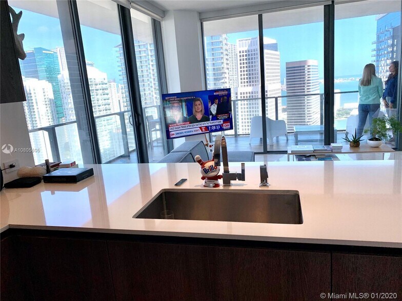 Building Photo - 88 SW 7th St