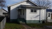 Building Photo - Two Bedroom One Bath Newly Renovated Charleston Home