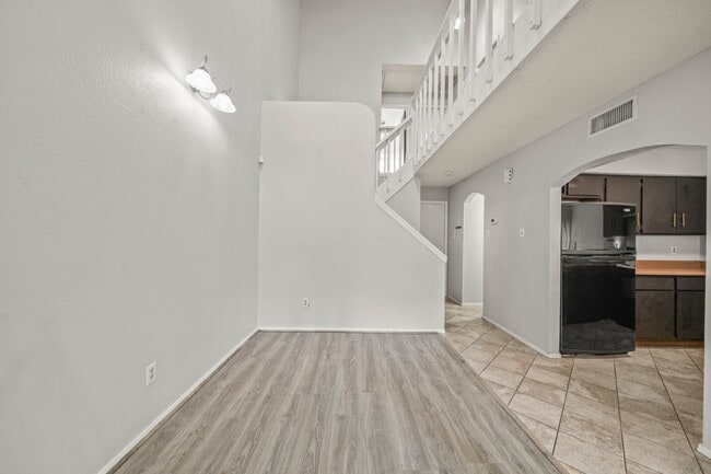 Building Photo - 7119 Brendam Ln