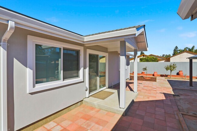 Building Photo - Just Built Two Bedroom Property!