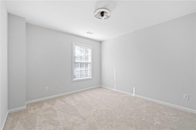 Building Photo - 2871 Belfaire Lake Dr