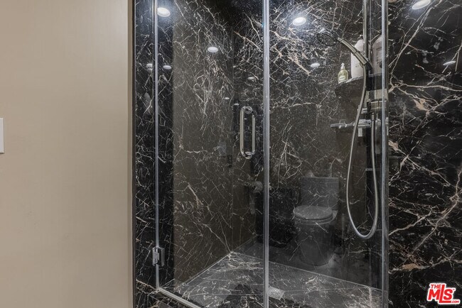 Building Photo - 2637 Angelo Dr