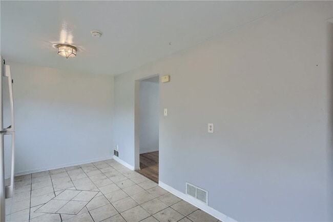 Building Photo - 448 Brierly Ln