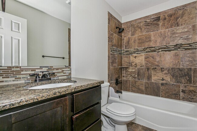 Building Photo - 318 Harvest Ln