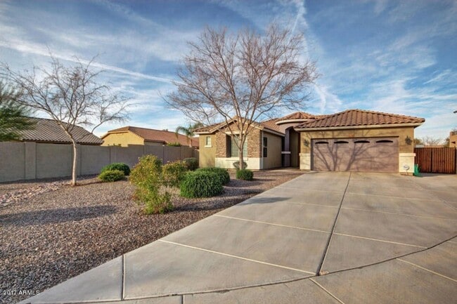 Primary Photo - Gorgeous Chandler home with pool!