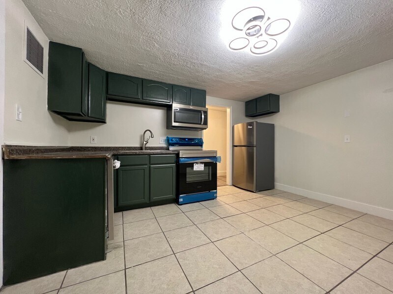 Building Photo - 1456 S 500 E