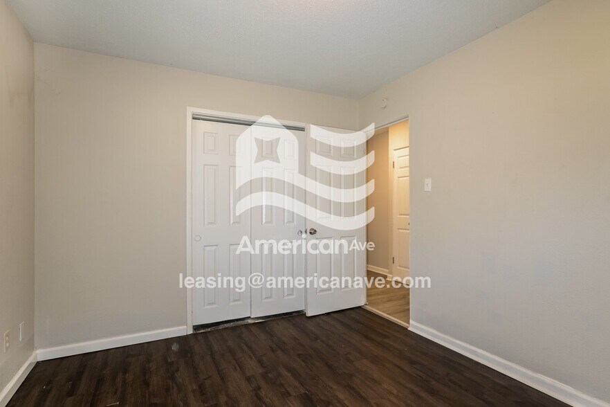 Building Photo - 10156 Ventura Dr