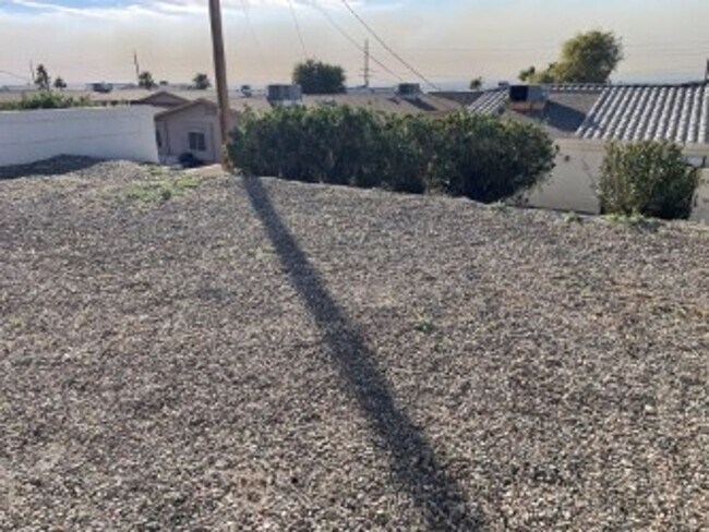 Building Photo - LAKE1335