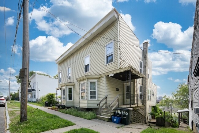 Building Photo - 1327 1st St