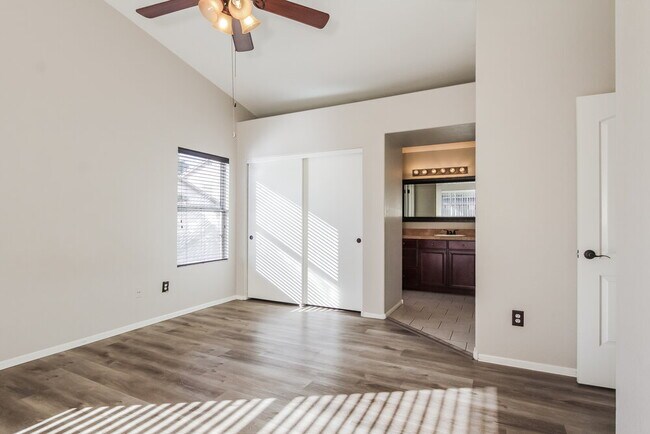 Building Photo - 2317 E Flintlock Pl