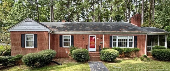 Primary Photo - 910 W Whitford St