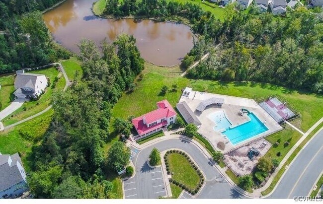 Building Photo - 8013 Rutland Village Dr