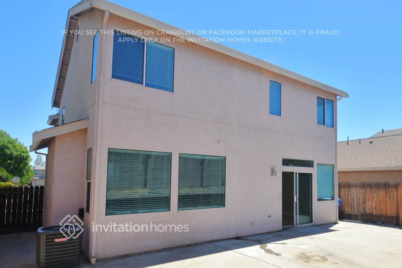 Building Photo - 4421 Fall Ln
