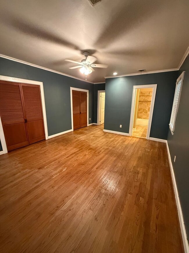 Building Photo - Charming South Highlands Home with Multiple Living Areas