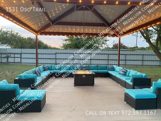 Building Photo - 1531 Oso Trail