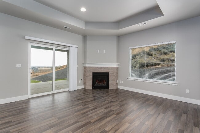 Building Photo - 1102 Chinook Dr
