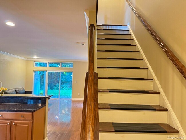 Building Photo - 54 Fairways Dr