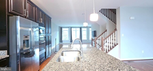 Building Photo - 3155 John Glenn St