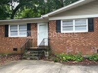 Building Photo - Lovely 2 Bedroom 1 Bath Home