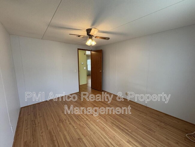 Building Photo - 616 Klickety Klak Ln